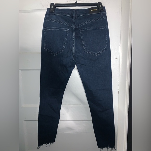 Express high waisted dark wash ripped raw hem super soft skinny jeans size 6S - Picture 8 of 11